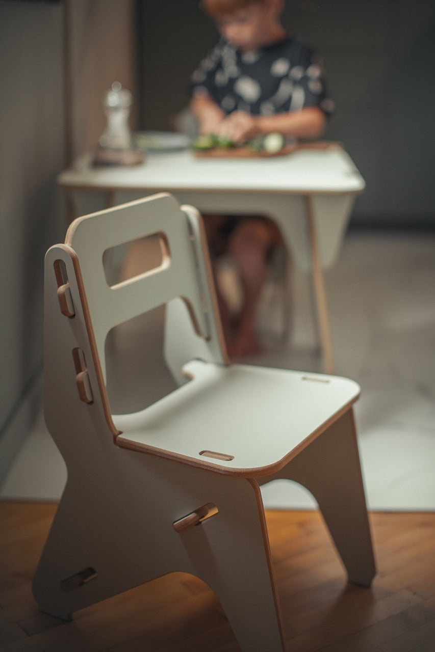 Kids chair and table, kitchen session