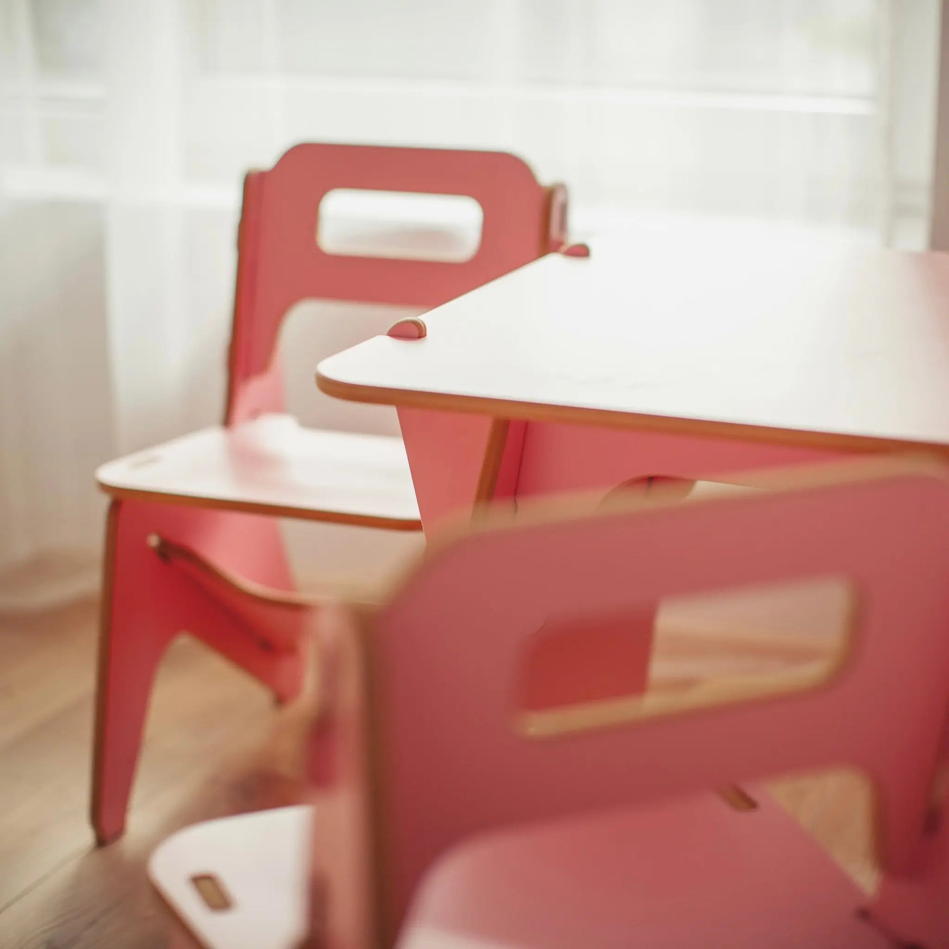 Hiruster/Nando Children Table and Chair Set, flamingo pink.