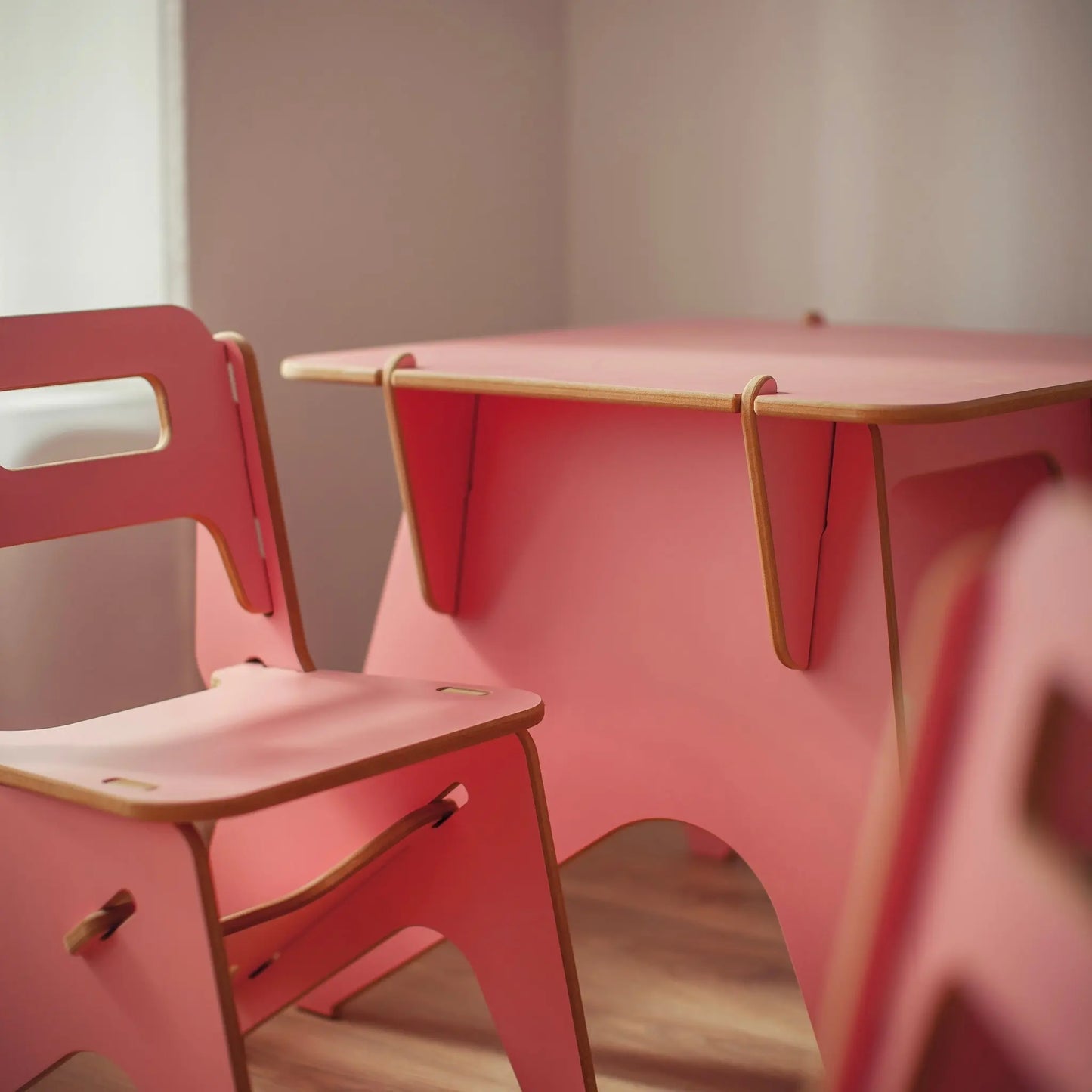 Hiruster/Nando Children Table and Chair Set, flamingo pink.